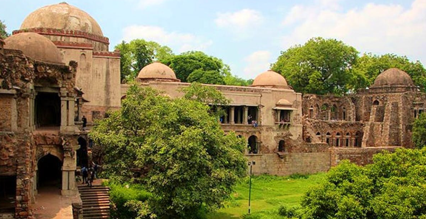 Hauz Khas Fort Delhi - History, Timings & Travel Guide