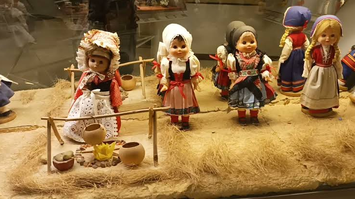 Rotary Dolls Museum - A Colorful Journey Through Global Cultures in Rajkot